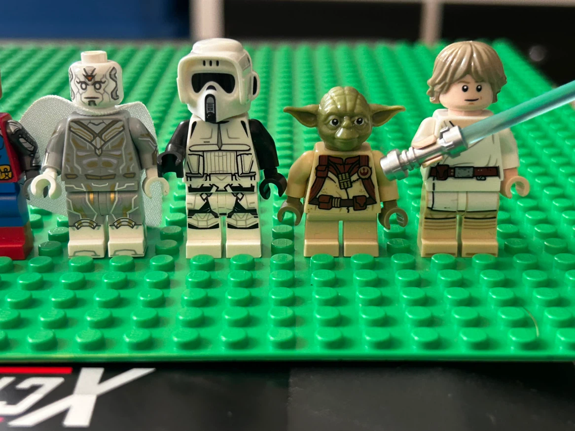 Lego Star Wars + Lego Super Heroes - photo 3