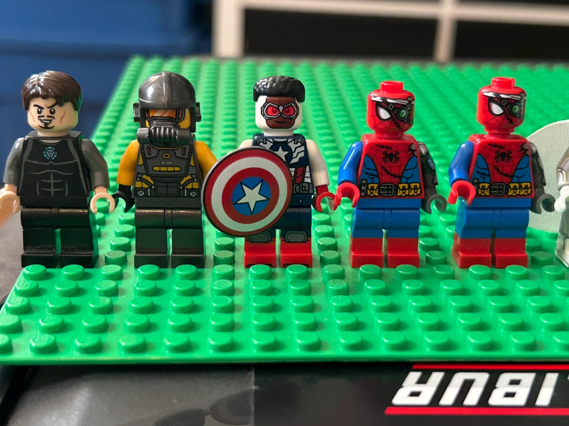 Lego Star Wars + Lego Super Heroes - photo 4