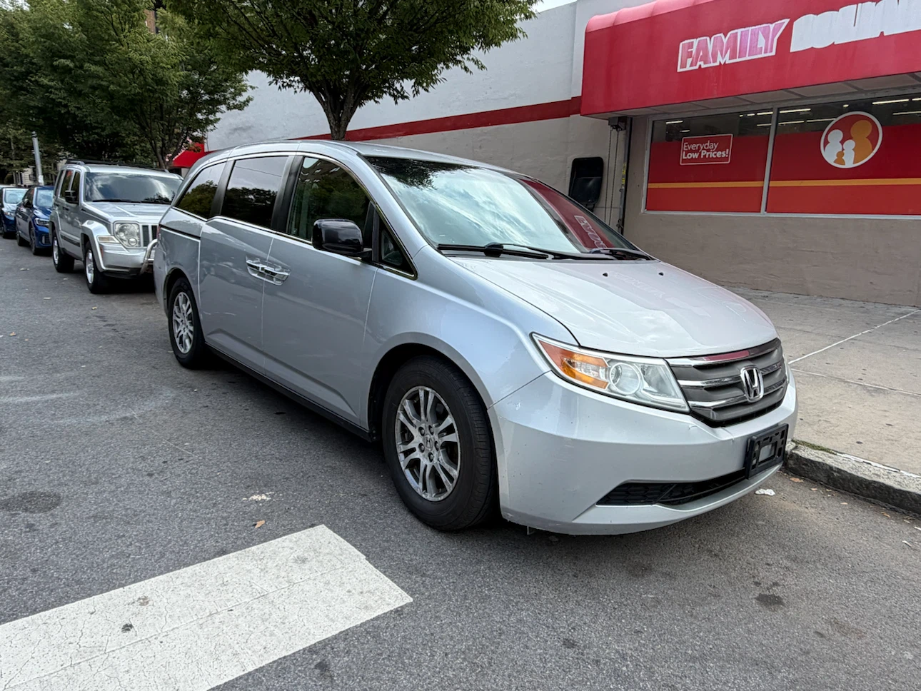 2012 Honda Odyssey Minivan - photo 2