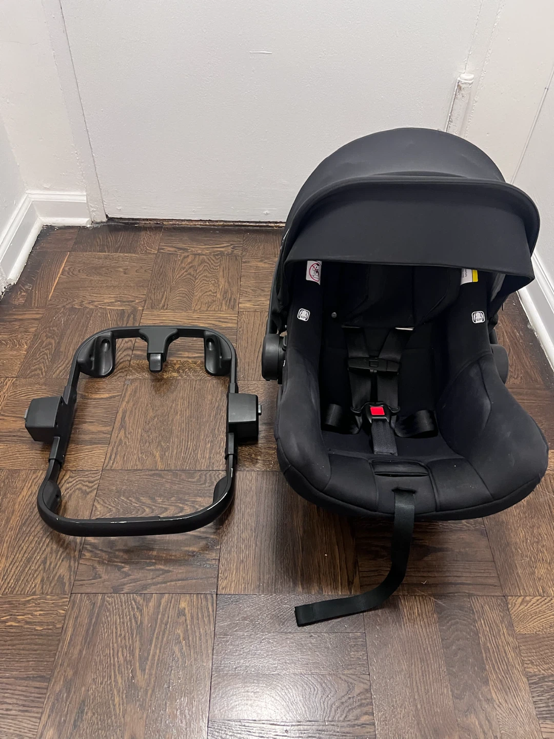 Nuna Infant Car Seat and Base