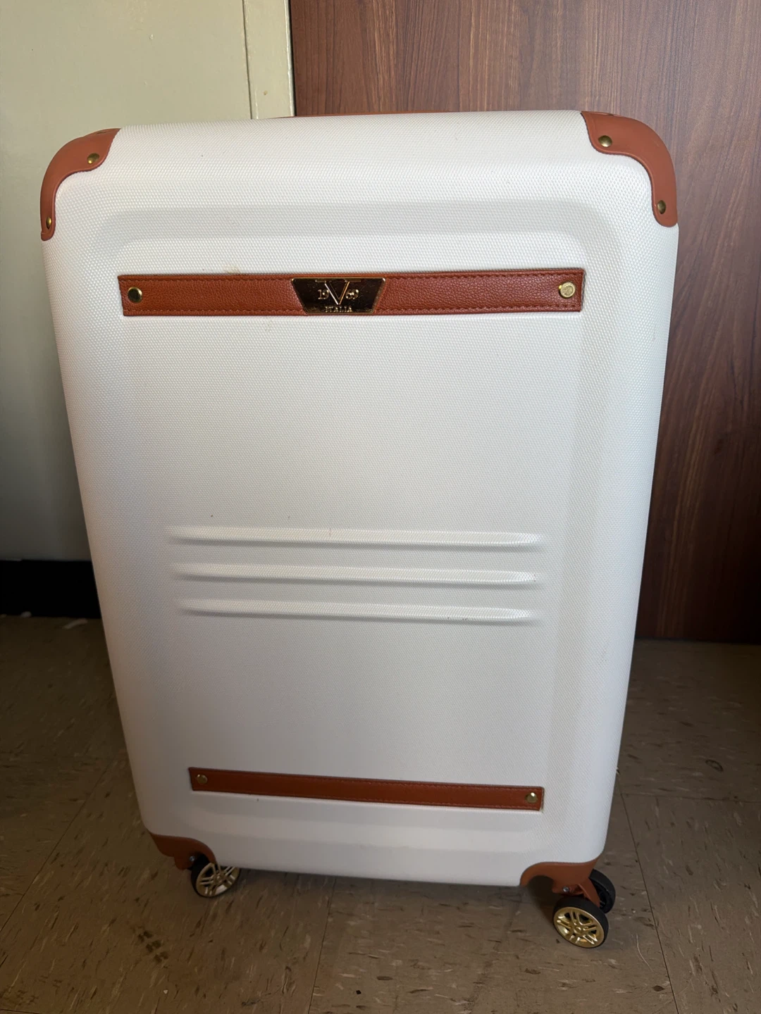 EV Italia Spinner Suitcase