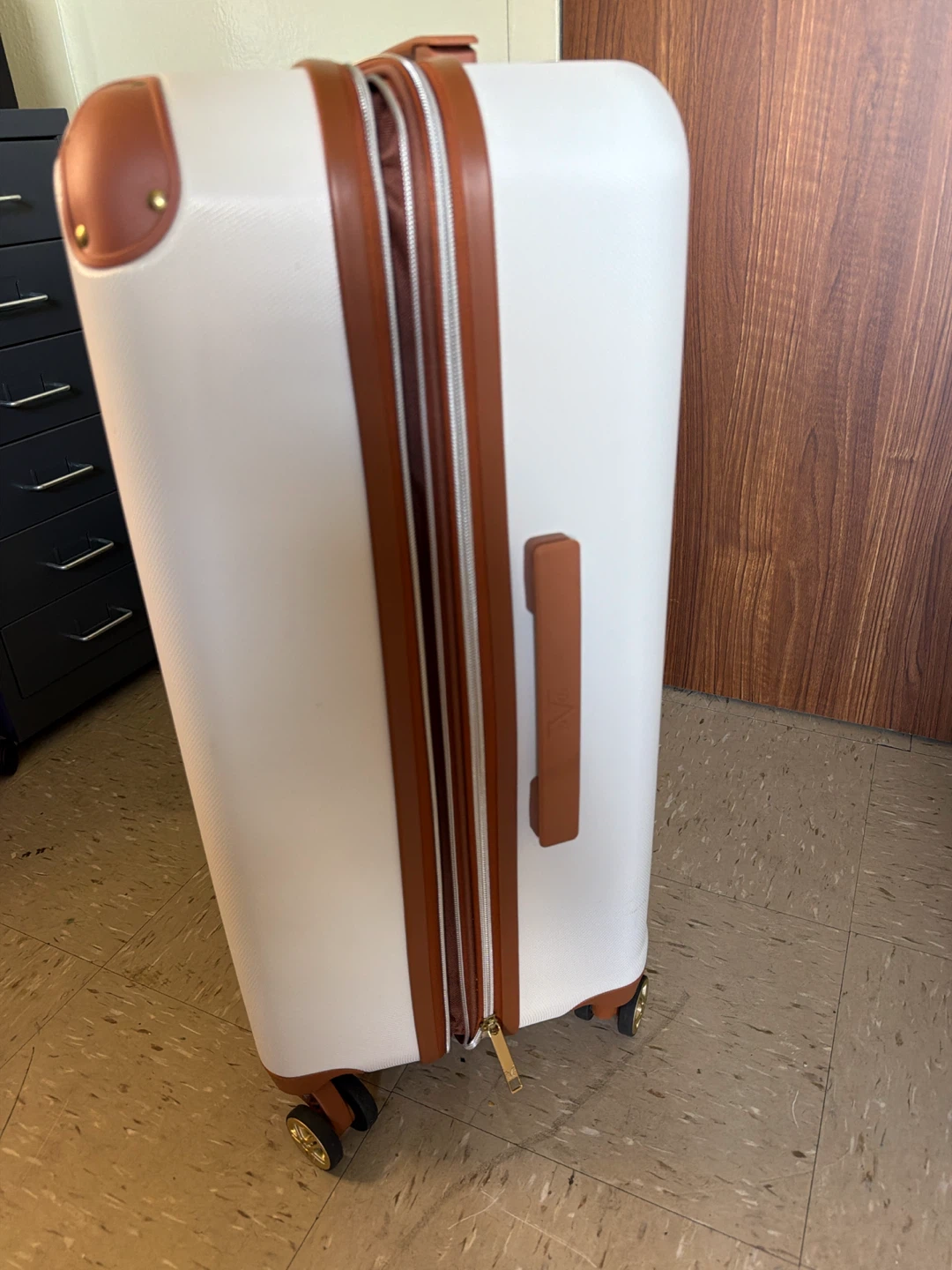 EV Italia Spinner Suitcase - photo 2