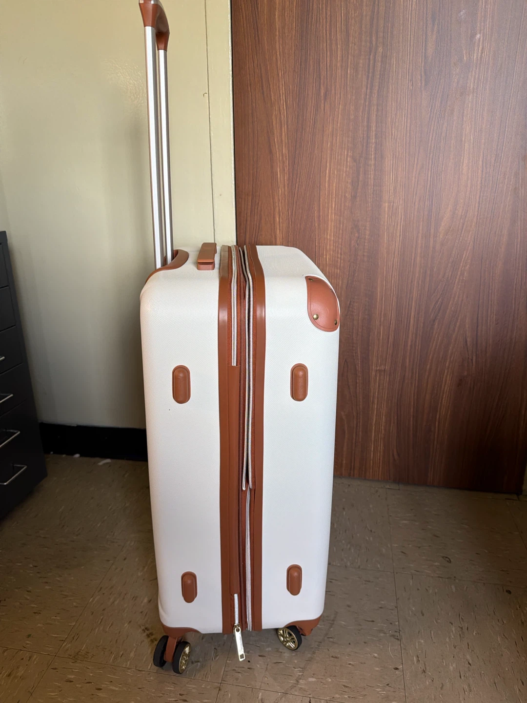 EV Italia Spinner Suitcase - photo 4