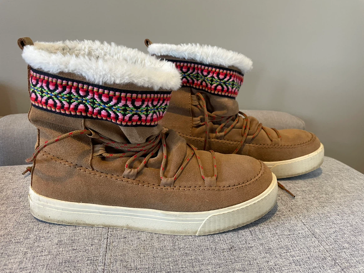 TOMS brown suede winter boots