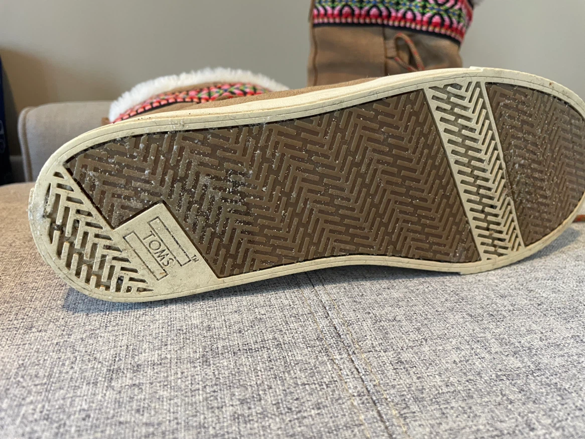 TOMS brown suede winter boots - photo 4