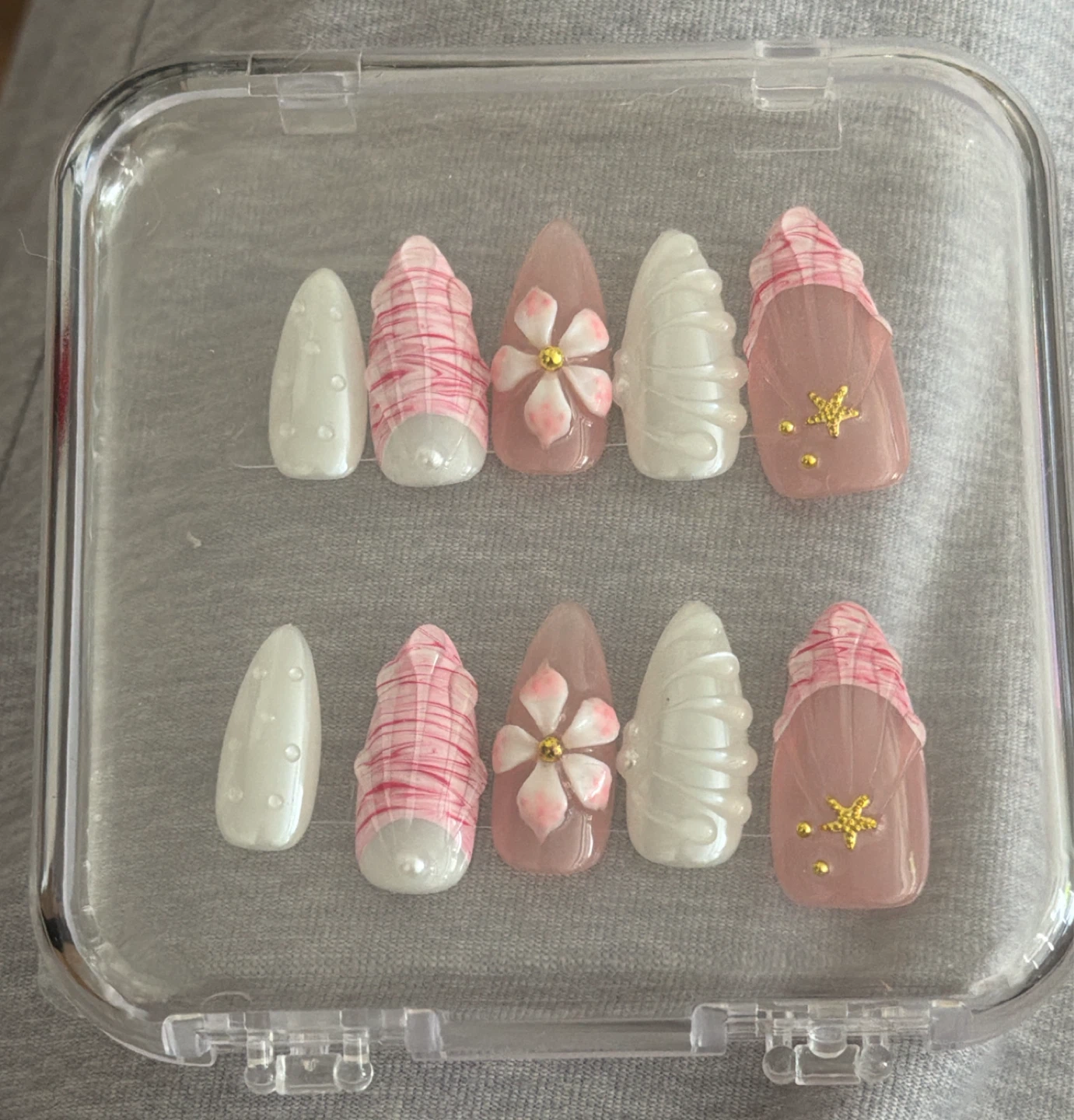 🏈 Handmade Press-on Nail Set Floral Pink and White