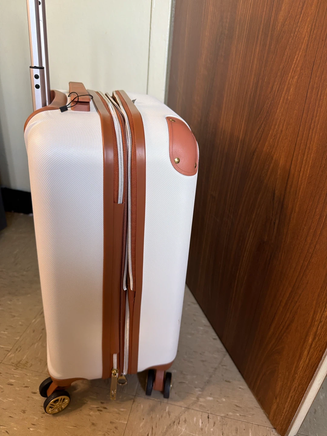VS Italia Hard Shell Spinner Suitcase - photo 2