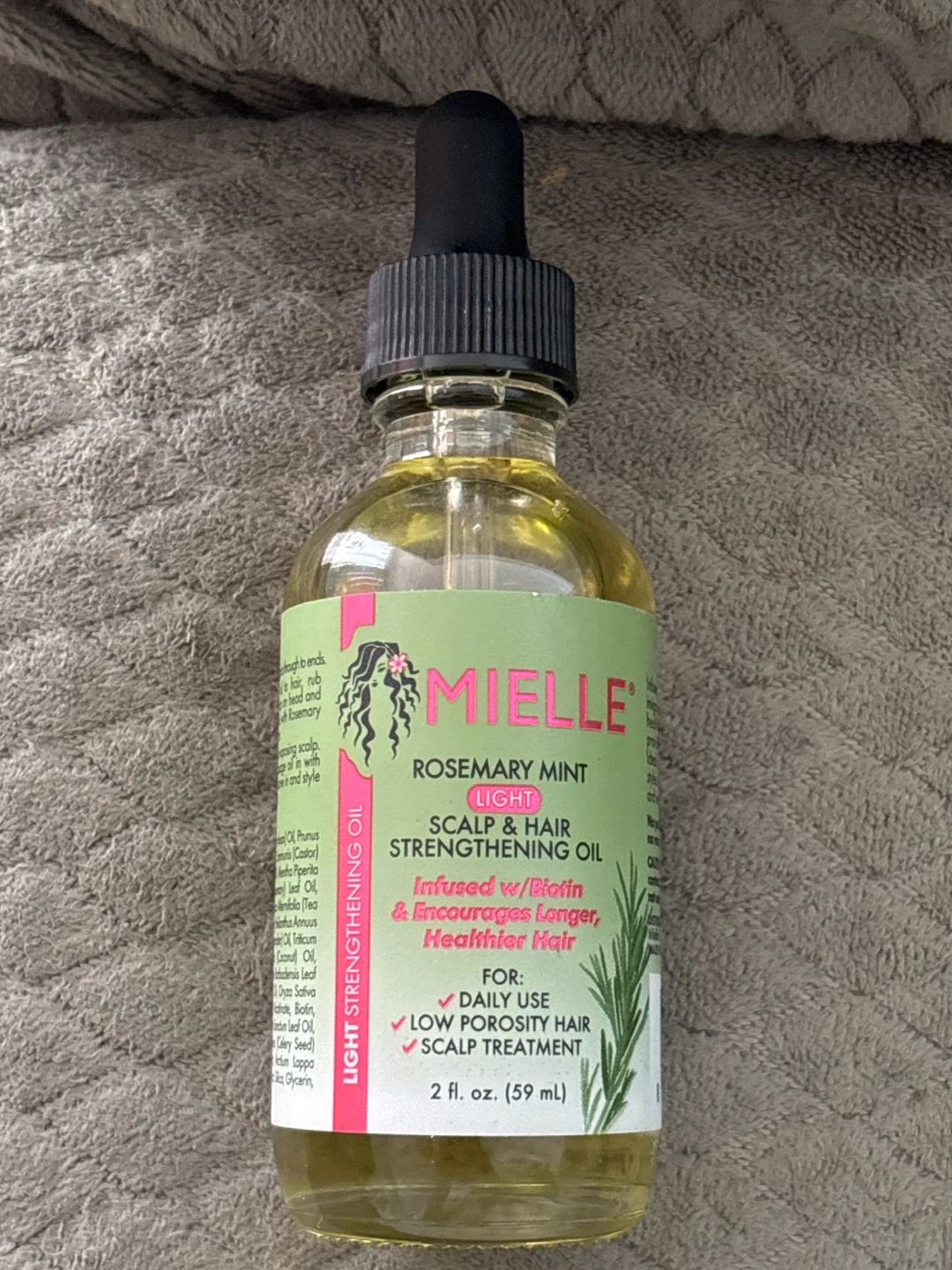 Mielle Rosemary Mint Light Scalp & Hair Strengthening Oil 🏈