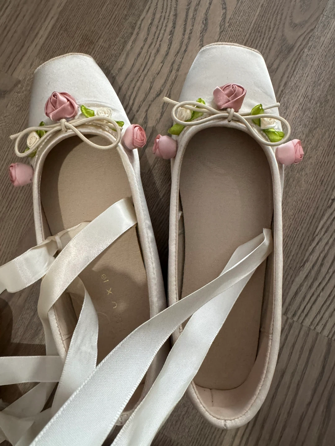 Satin Ballet with Rose - photo 2