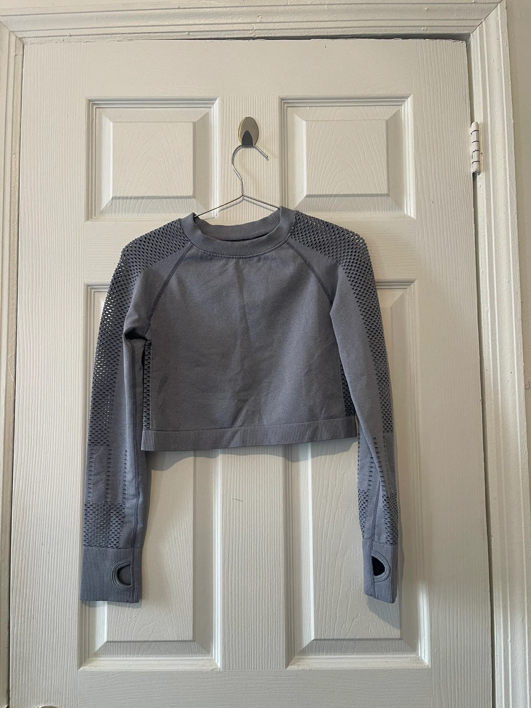 Gray Long Sleeve Workout Crop Top