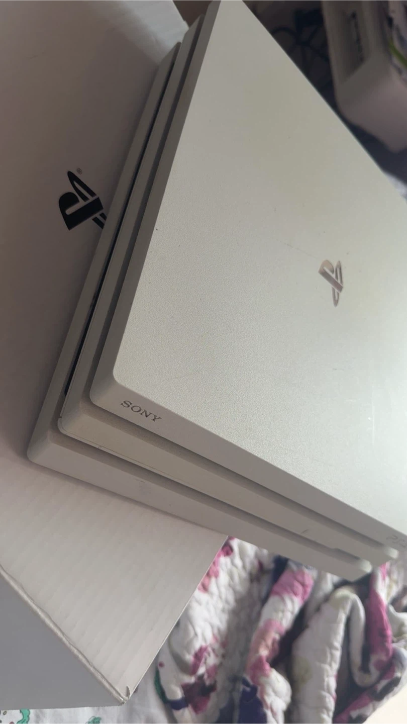 Sony PlayStation 4 Pro White Console - photo 2
