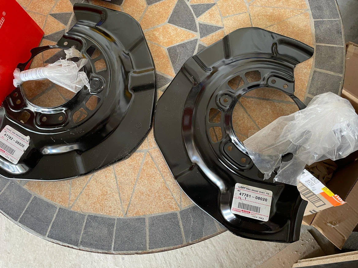 2002-2005 Toyota Camry Wheel Bearing / Brake Shield - photo 3