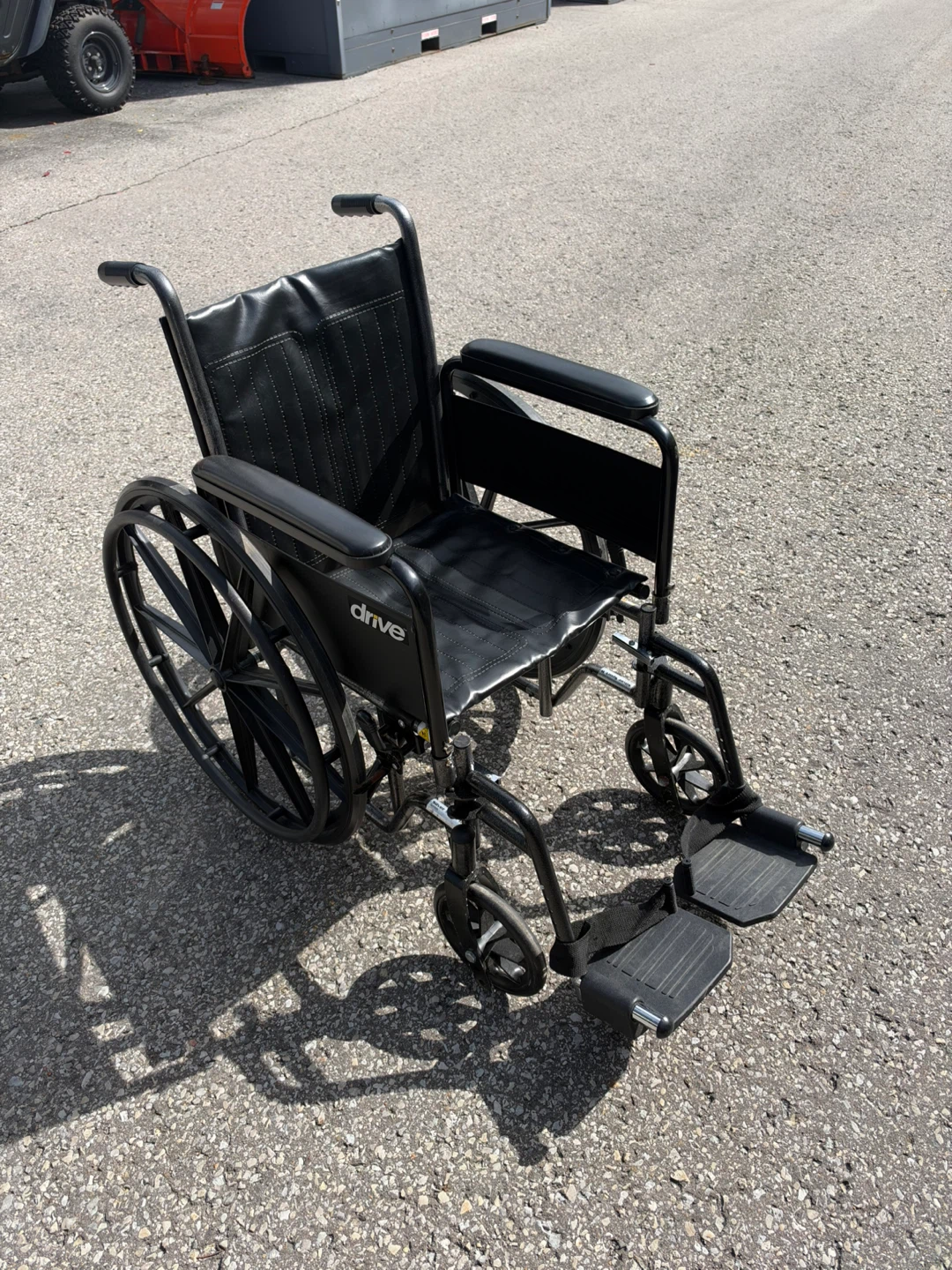 DRIVE MEDICAL WHEELCHAIR 16”