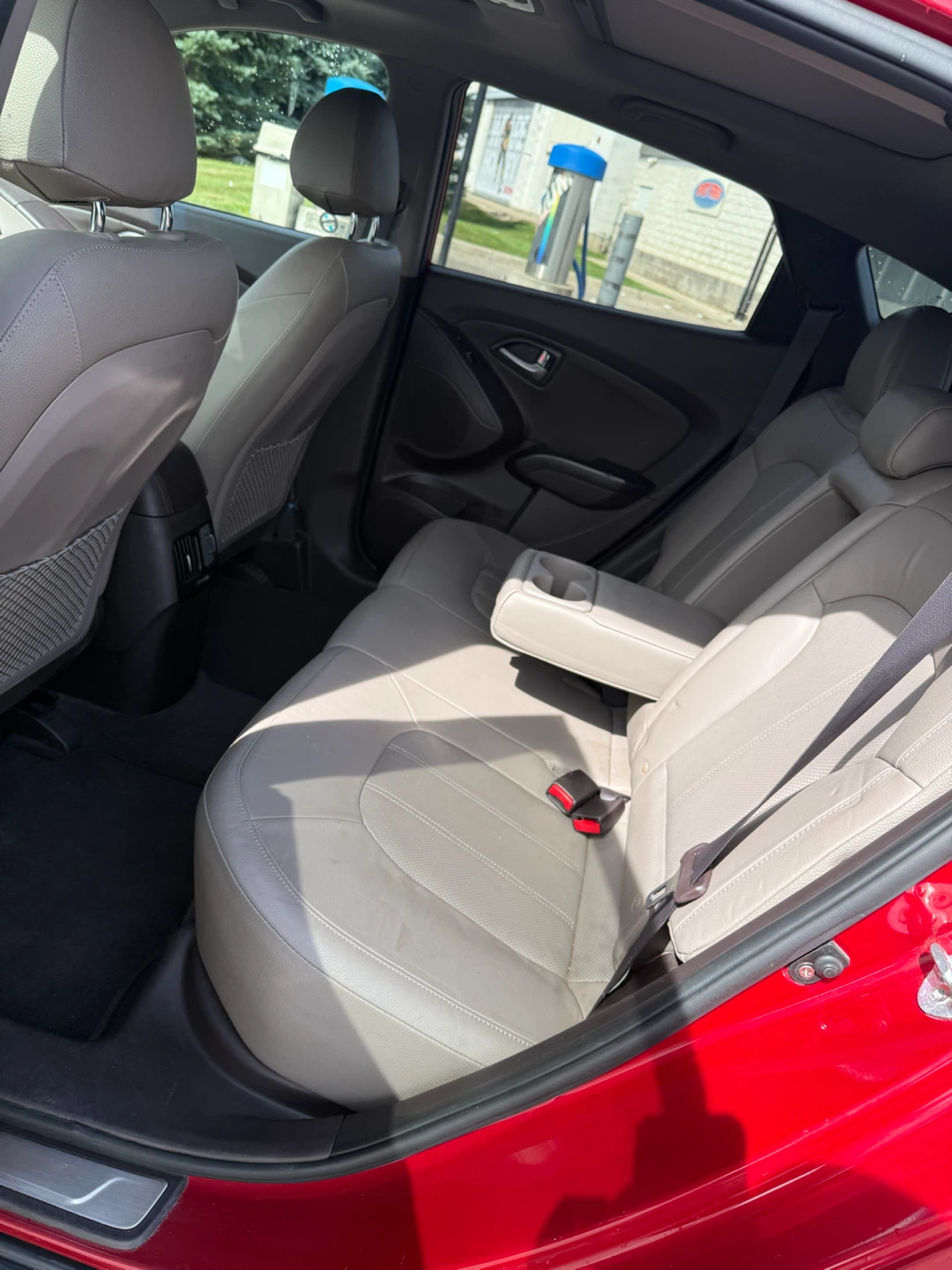Red Hyundai Tucson Limited AWD comes with safety - photo 4