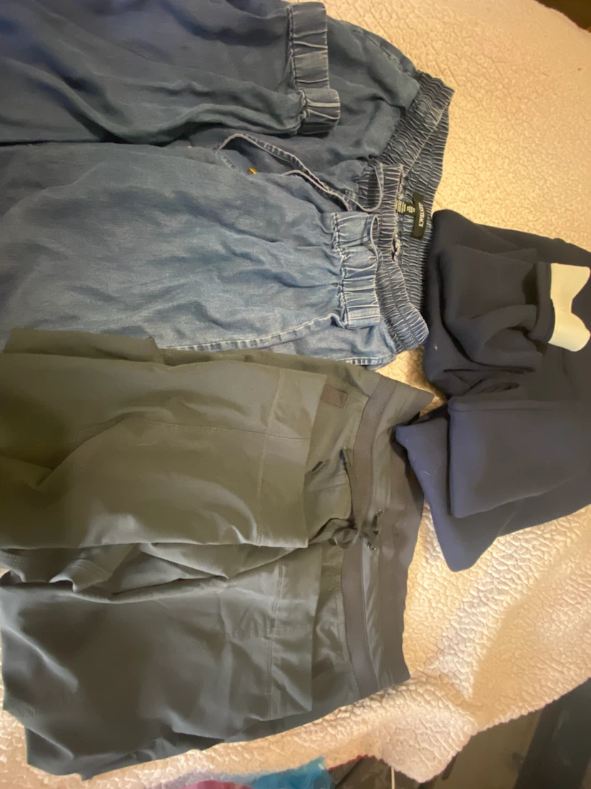 🏈Three Pairs of Assorted Casual Pants - photo 3