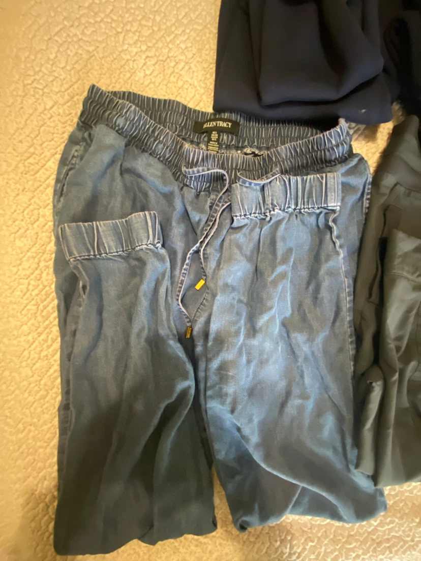🏈Three Pairs of Assorted Casual Pants - photo 4