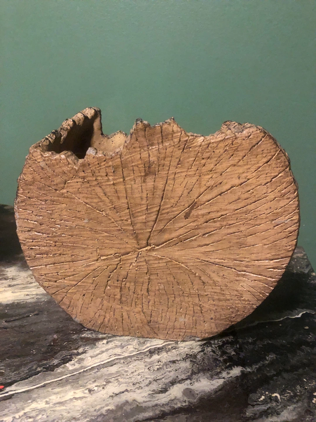Decorative Log-Look Concrete Vase 🏈 - photo 3