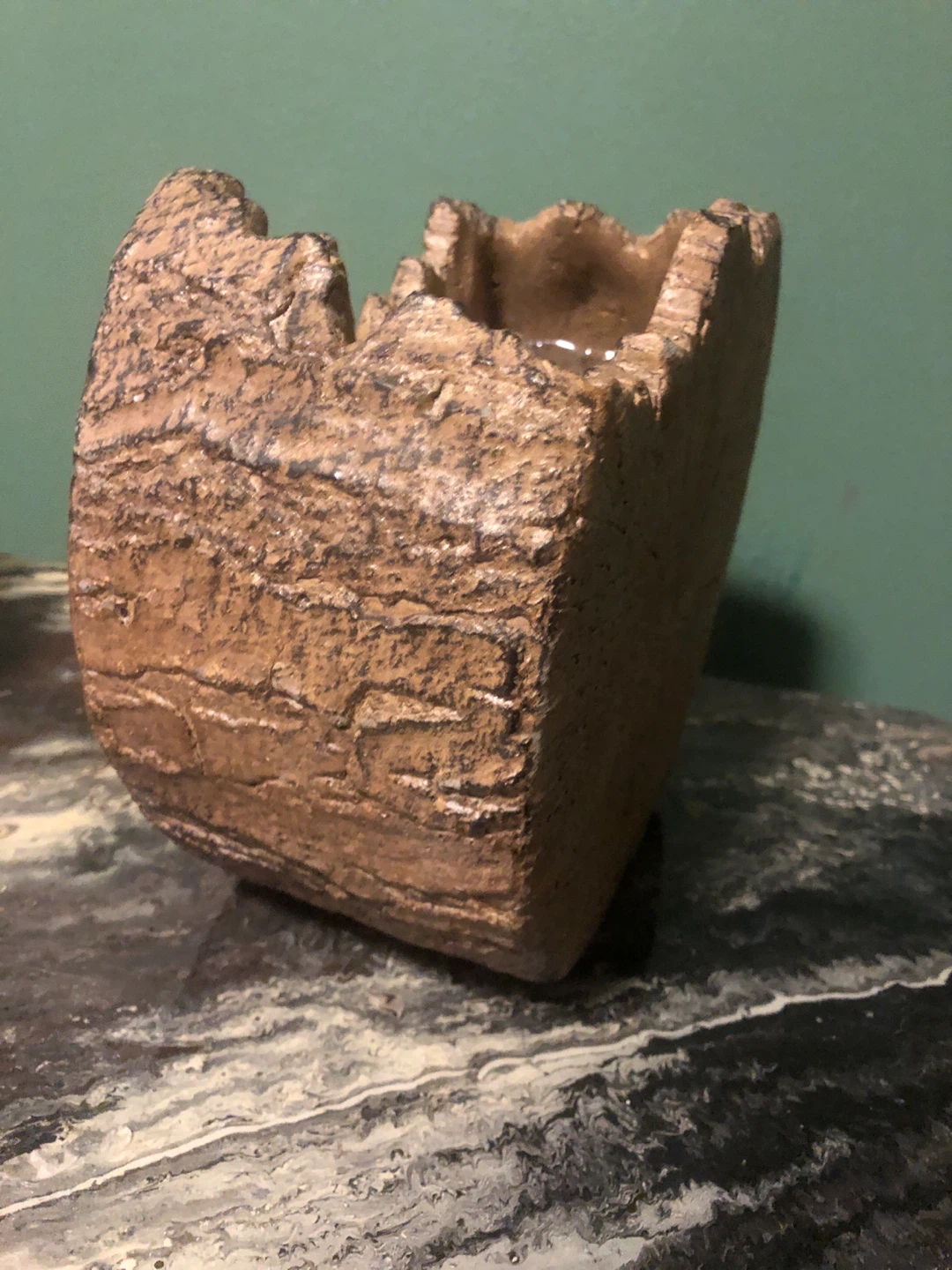 Decorative Log-Look Concrete Vase 🏈 - photo 2