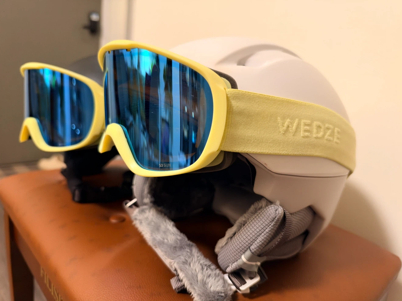 Snowboarding Helmets Men and Women - photo 3