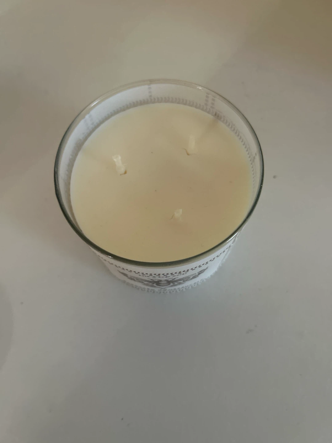 Bath & Body Works  Candle🏈 - photo 2
