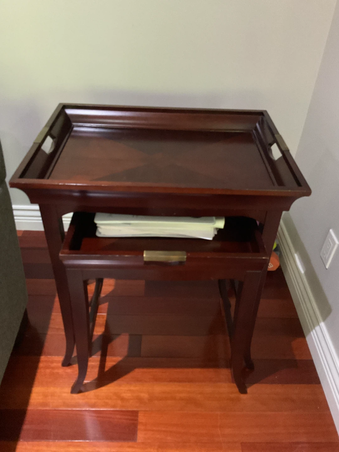 Stacking tables