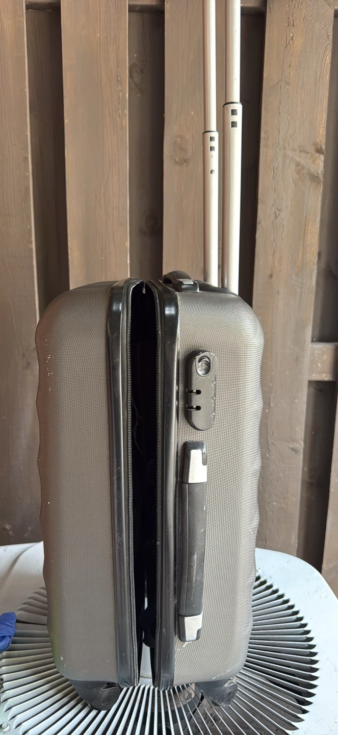 Spinner carry on suitcase - photo 2