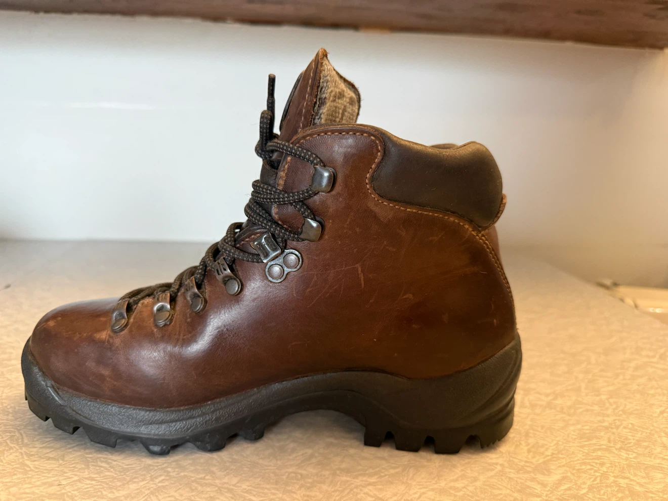 Women’s Gortex Zamberlan Hiking Boots - photo 2