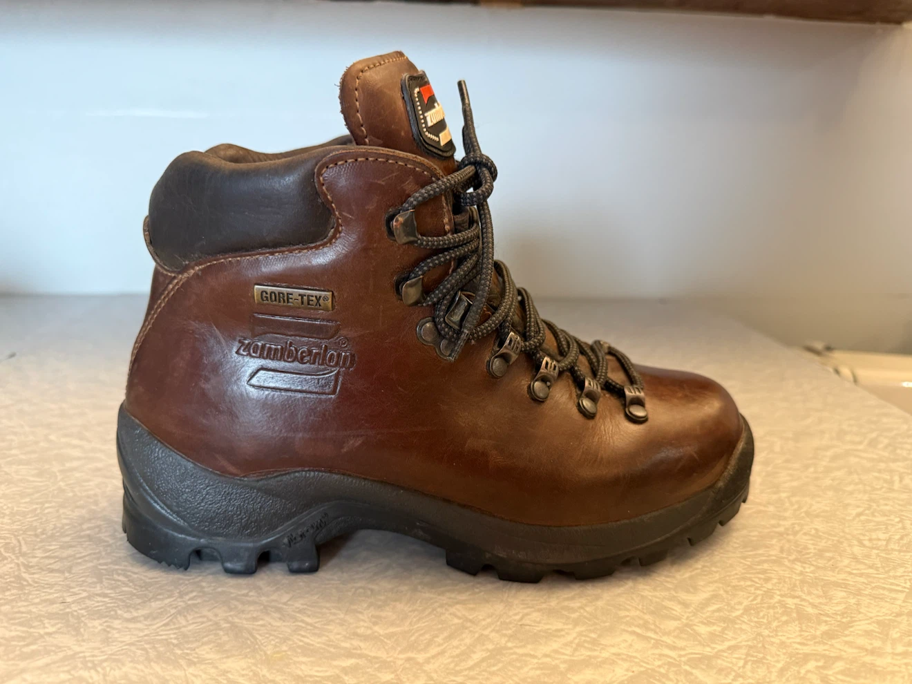 Women’s Gortex Zamberlan Hiking Boots - photo 4
