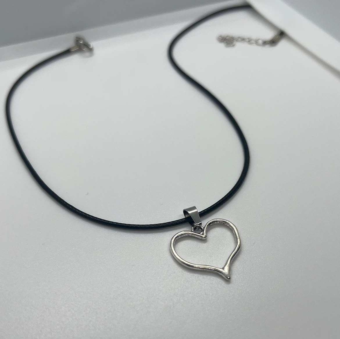 LondonOne Vintage Distressed Heart Necklace Black Cord - New