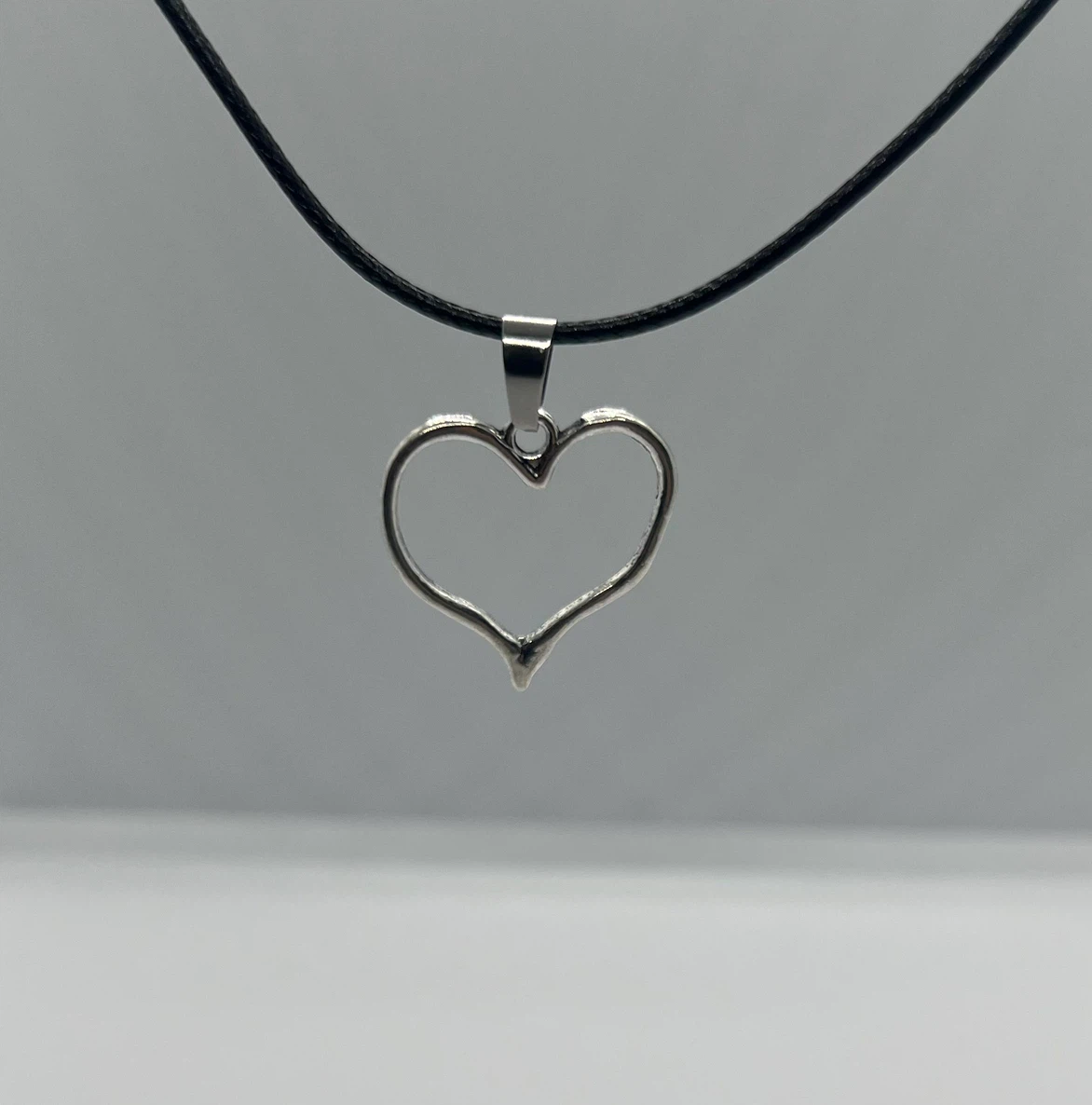 LondonOne Vintage Distressed Heart Necklace Black Cord - New - photo 2