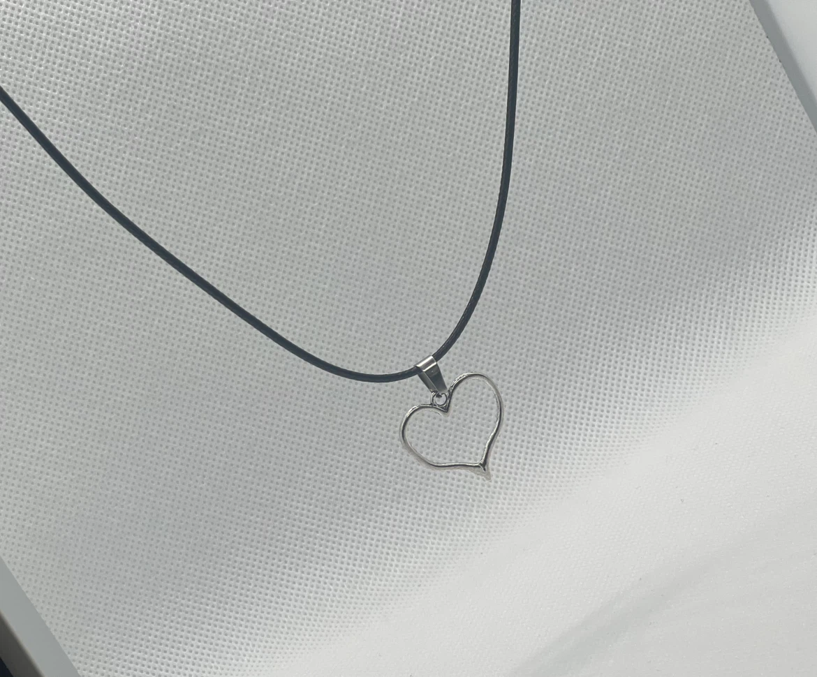 LondonOne Vintage Distressed Heart Necklace Black Cord - New - photo 4