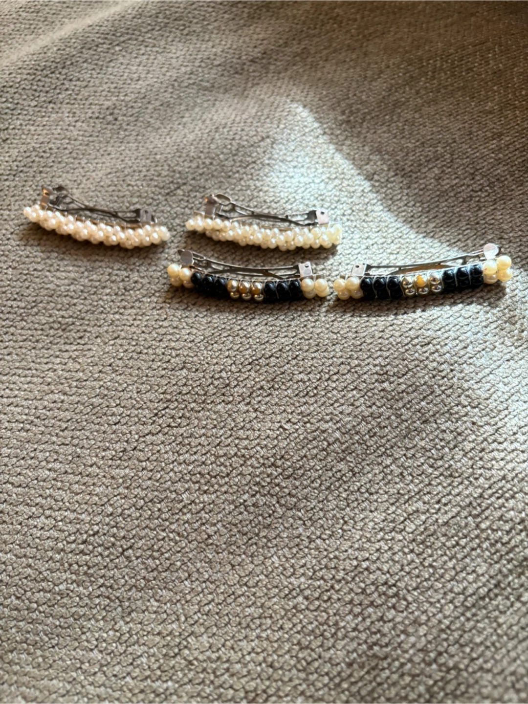 🏈 Set of 4 2” Beaded Hair Clips
