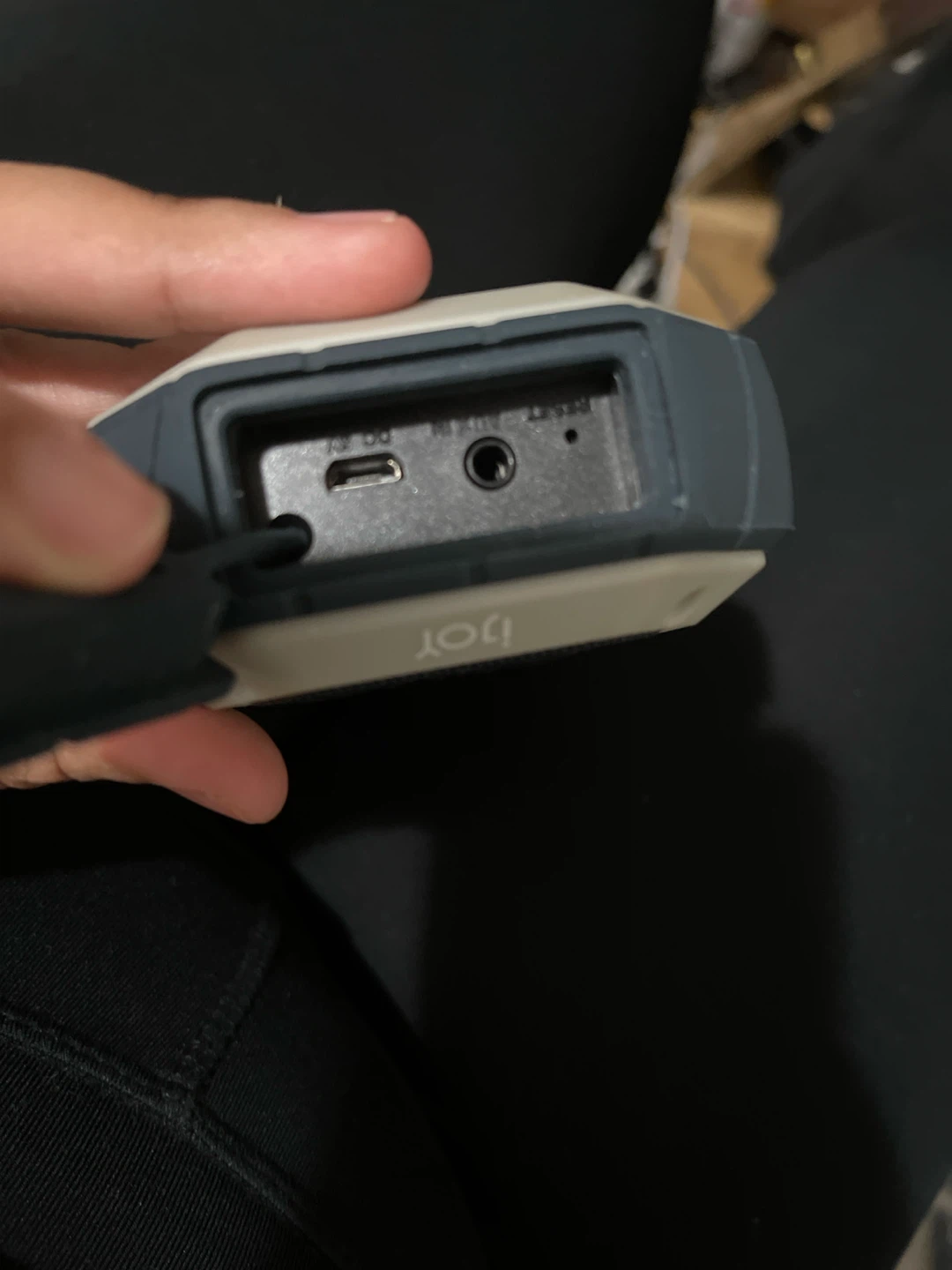 iJoy Bluetooth Speaker if pick up today only $5 - photo 3