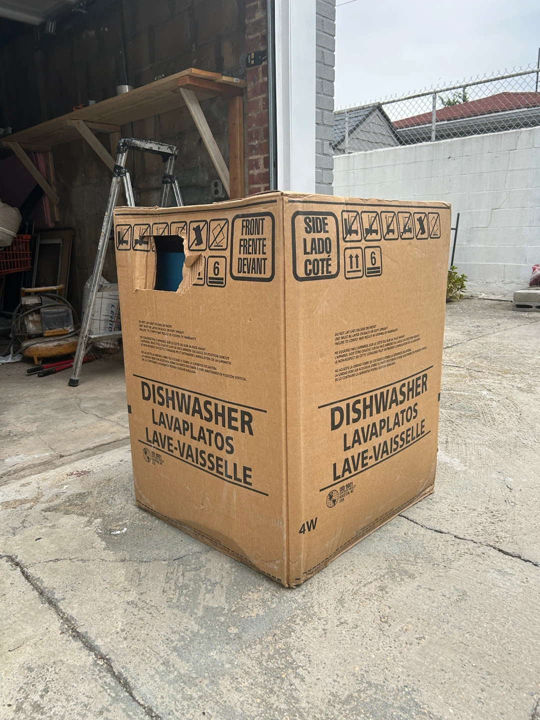 Frigidaire Dishwasher FFCD2413US6B - photo 2