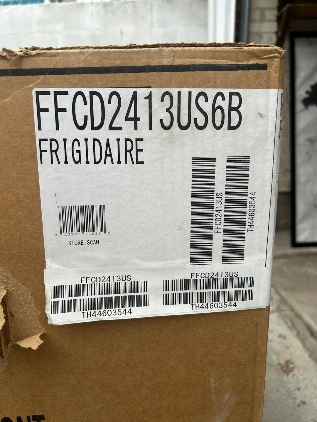 Frigidaire Dishwasher FFCD2413US6B - photo 4
