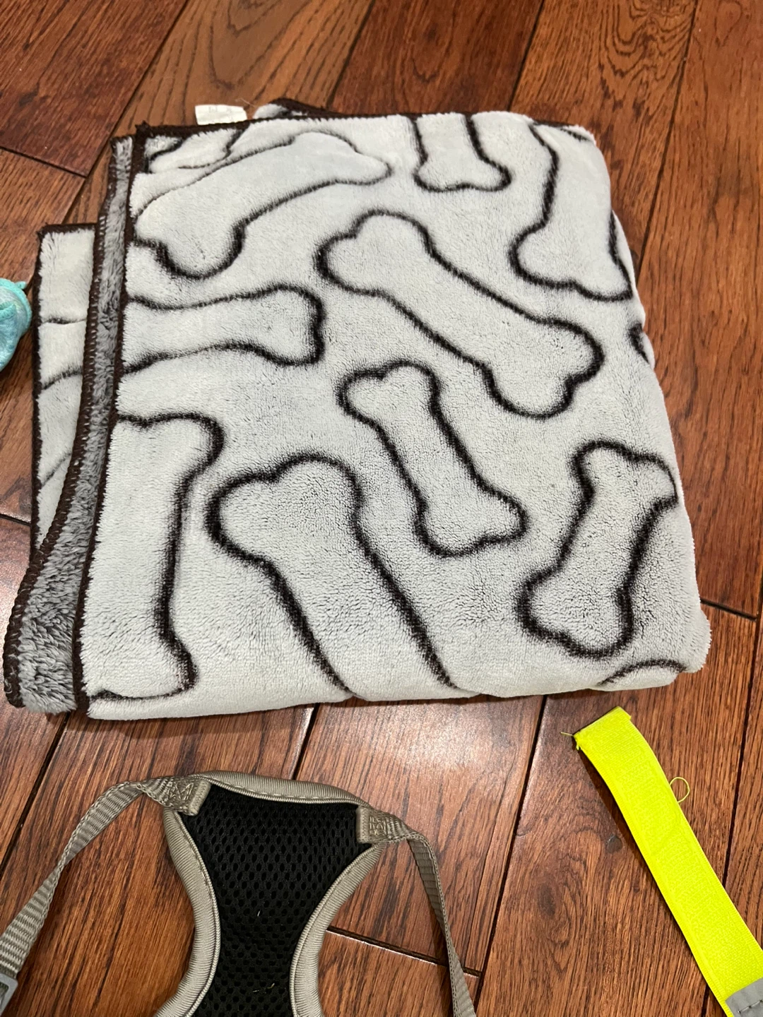 🏈Assorted Dog Accessories and Toy Bundle - photo 5