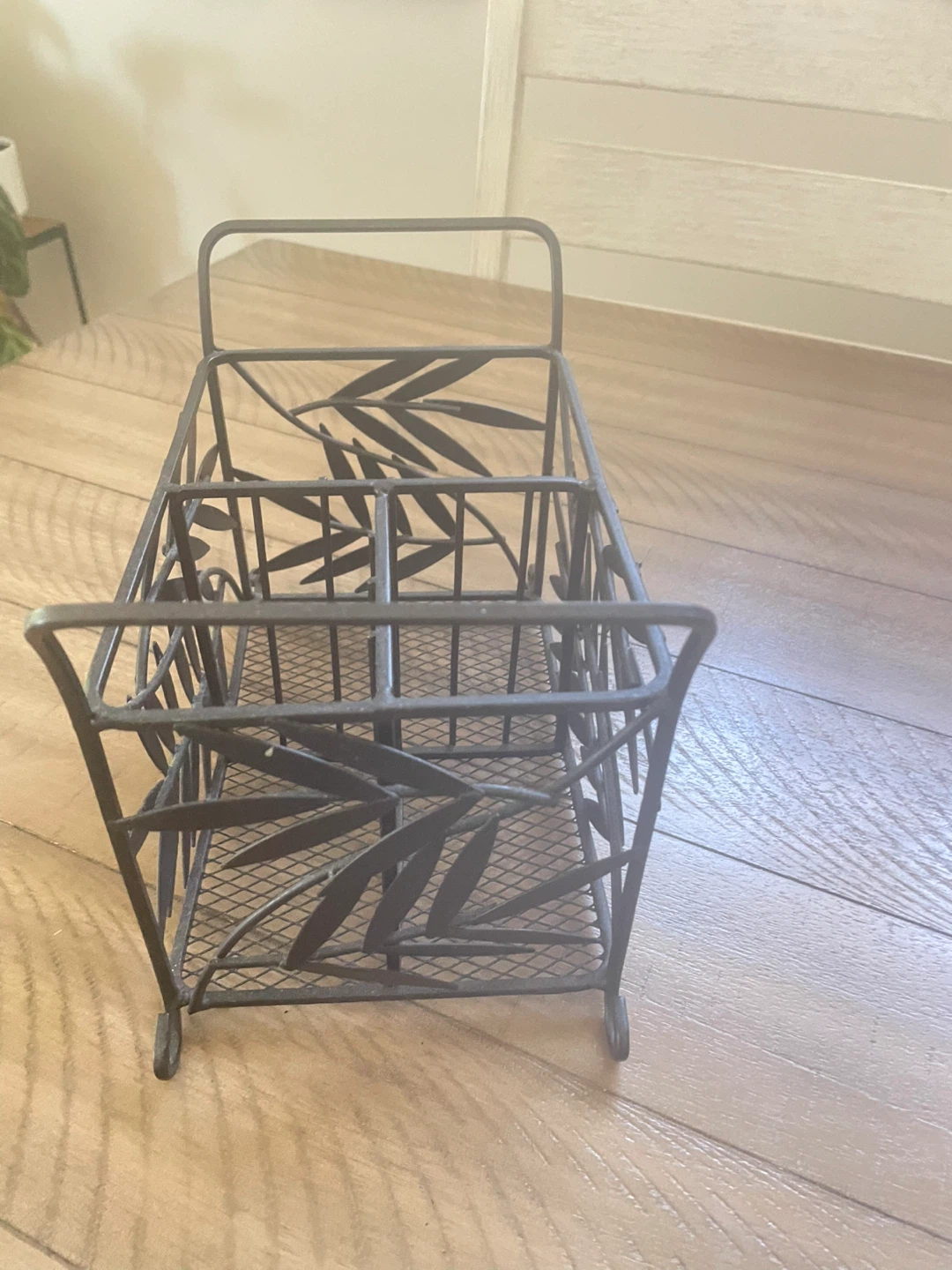 Black Metal Cutlery Caddy with Leaf Design - photo 2