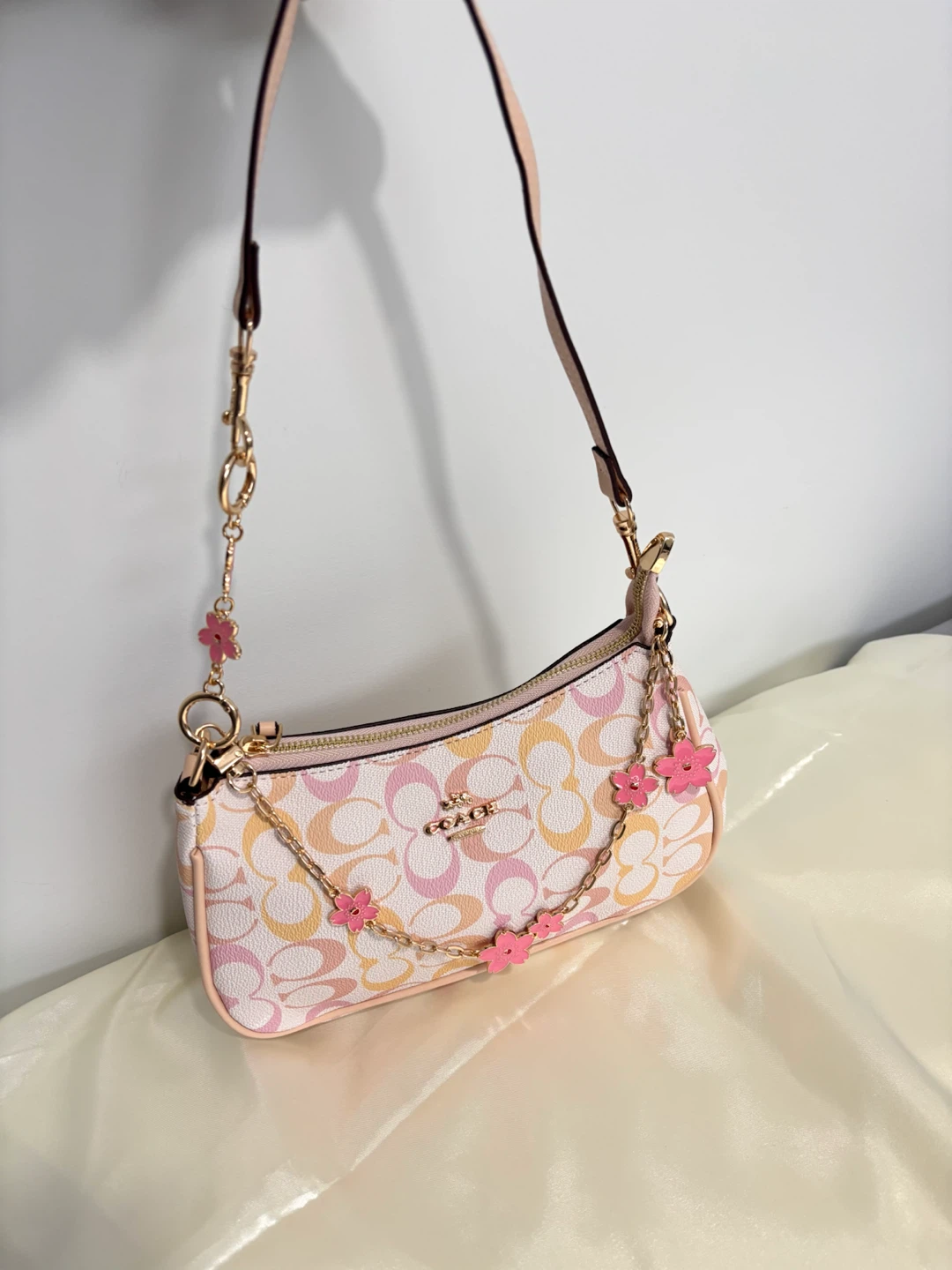 Assorted Designer Handbags - photo 5
