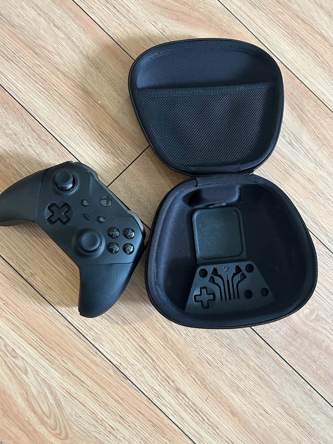 Xbox Elite Series 2 Controller with Case - photo 2