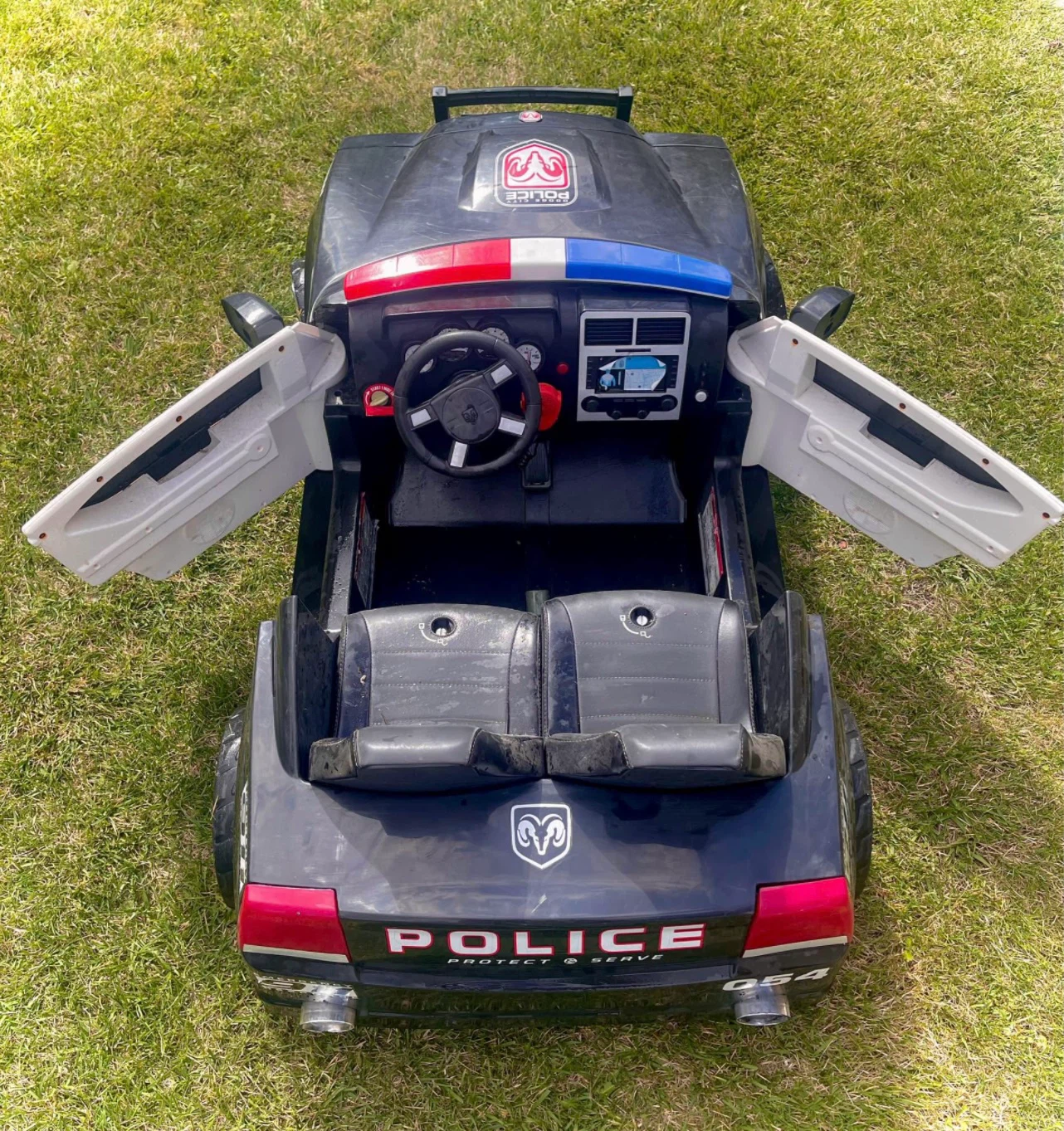 Kids Dodge Police Car (Battery is Dead) - photo 4