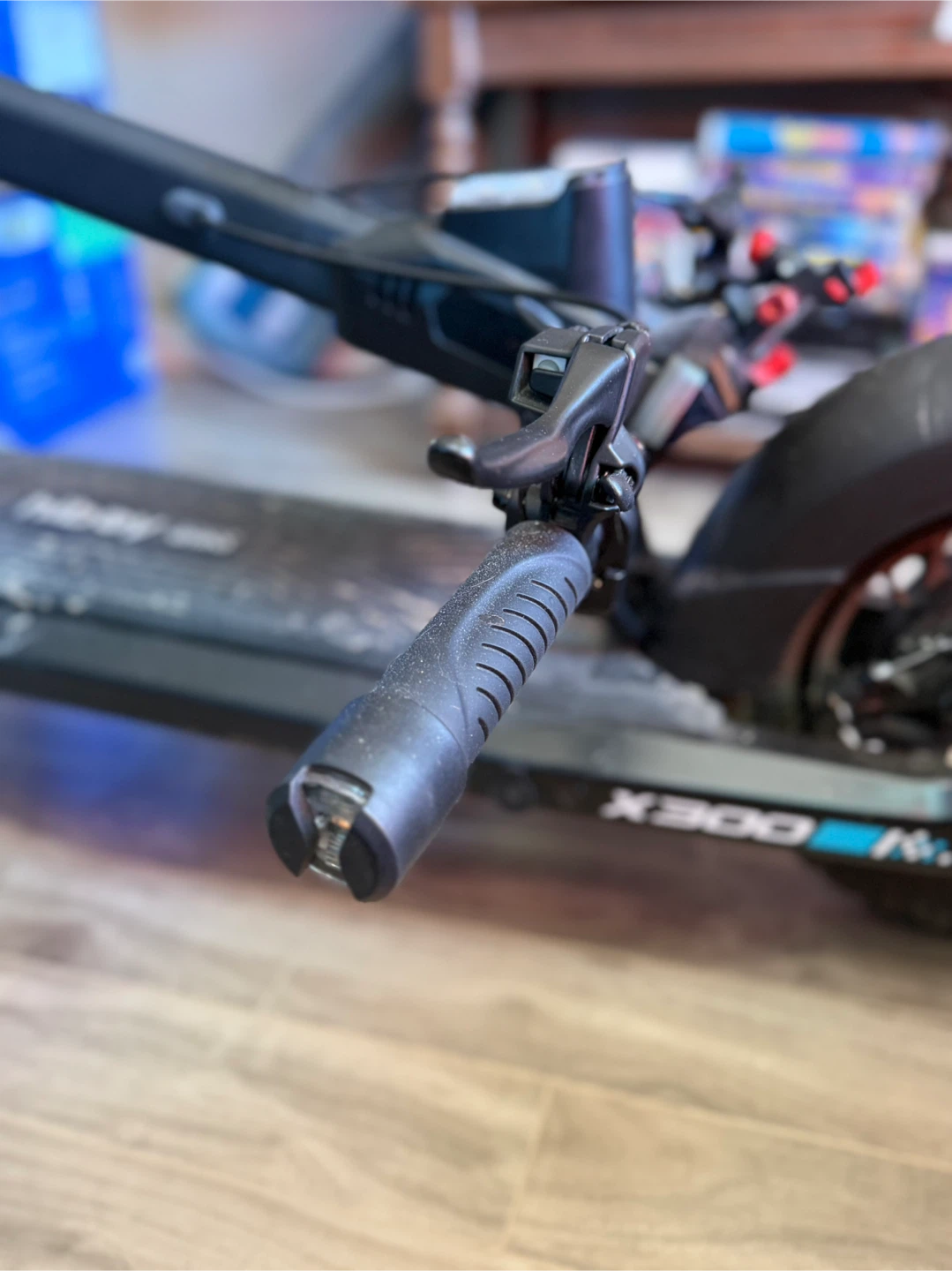 Hiboy Gyro X300 Electric Scooter - photo 3