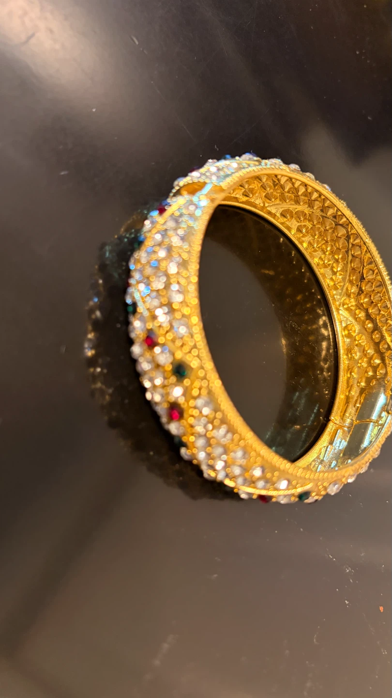 Gold-tone crystal hinged bangle - photo 2