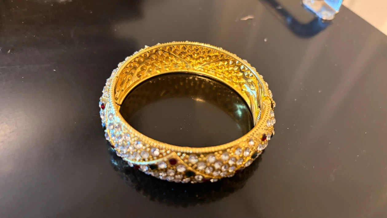 Gold-tone crystal hinged bangle - photo 3