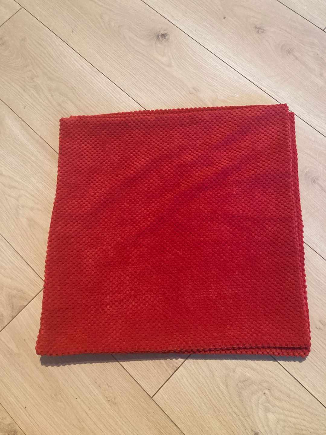 Red Textured Cushion Cover - photo 2