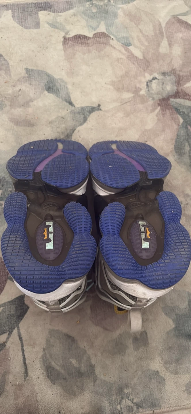 Nike LeBron 19 Basketball Shoes, Size: 8.5 - photo 4