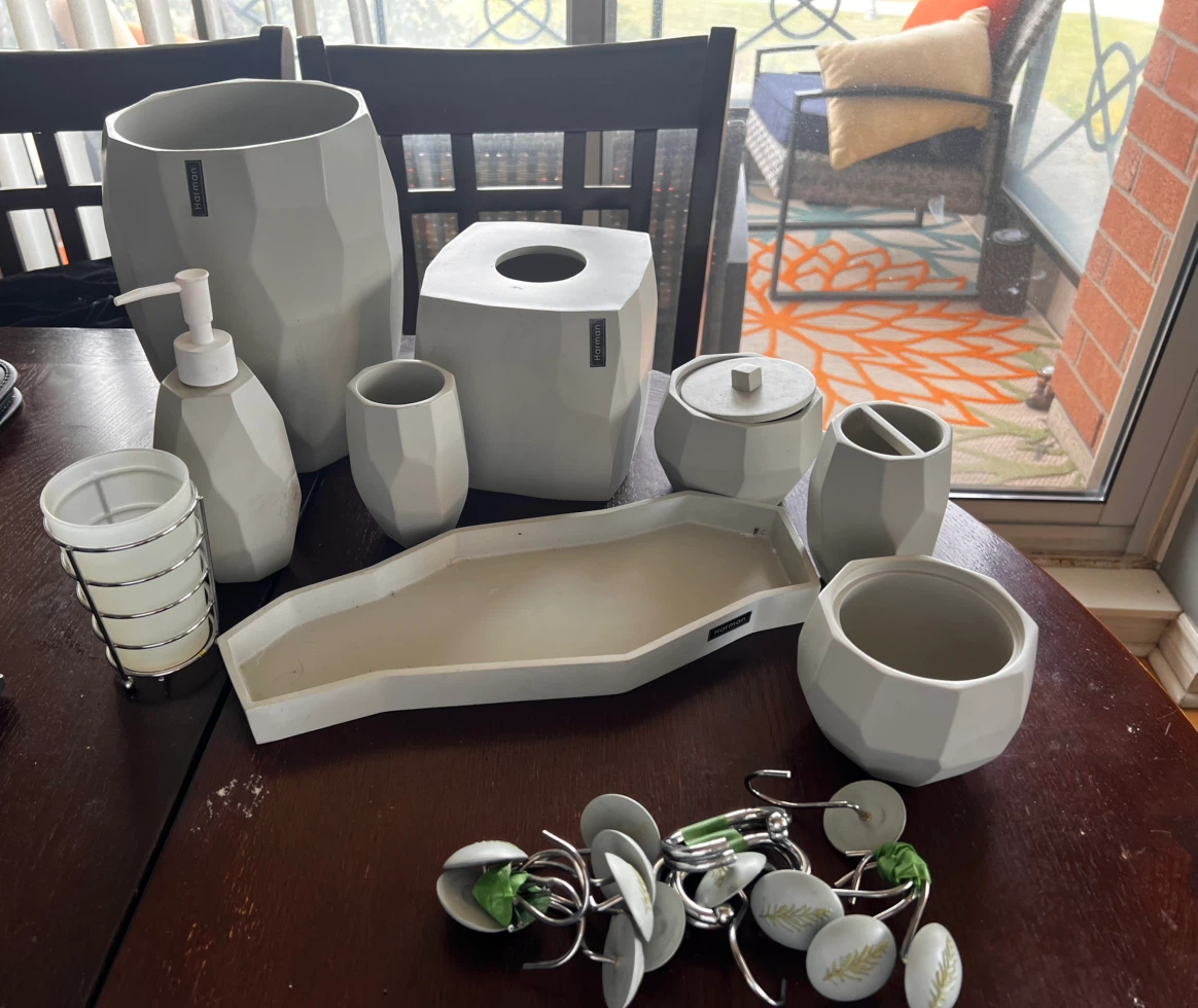 Harman Bathroom Accessory Set - photo 2