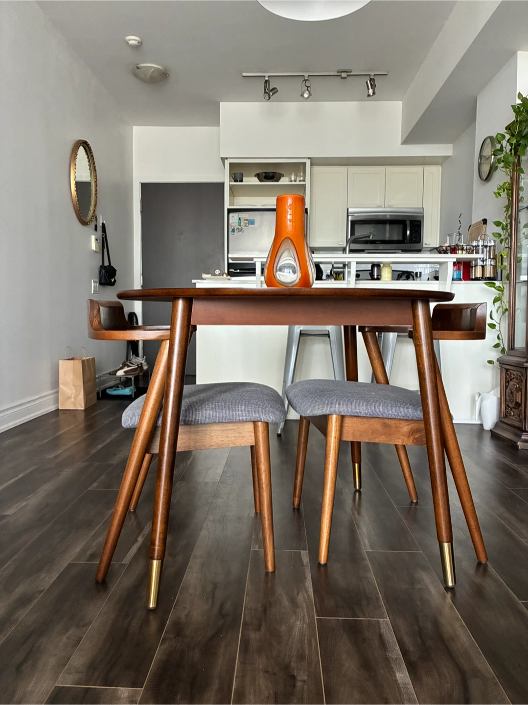 MOVING SALE 🌟 MCM-inspired Dining Set - photo 2