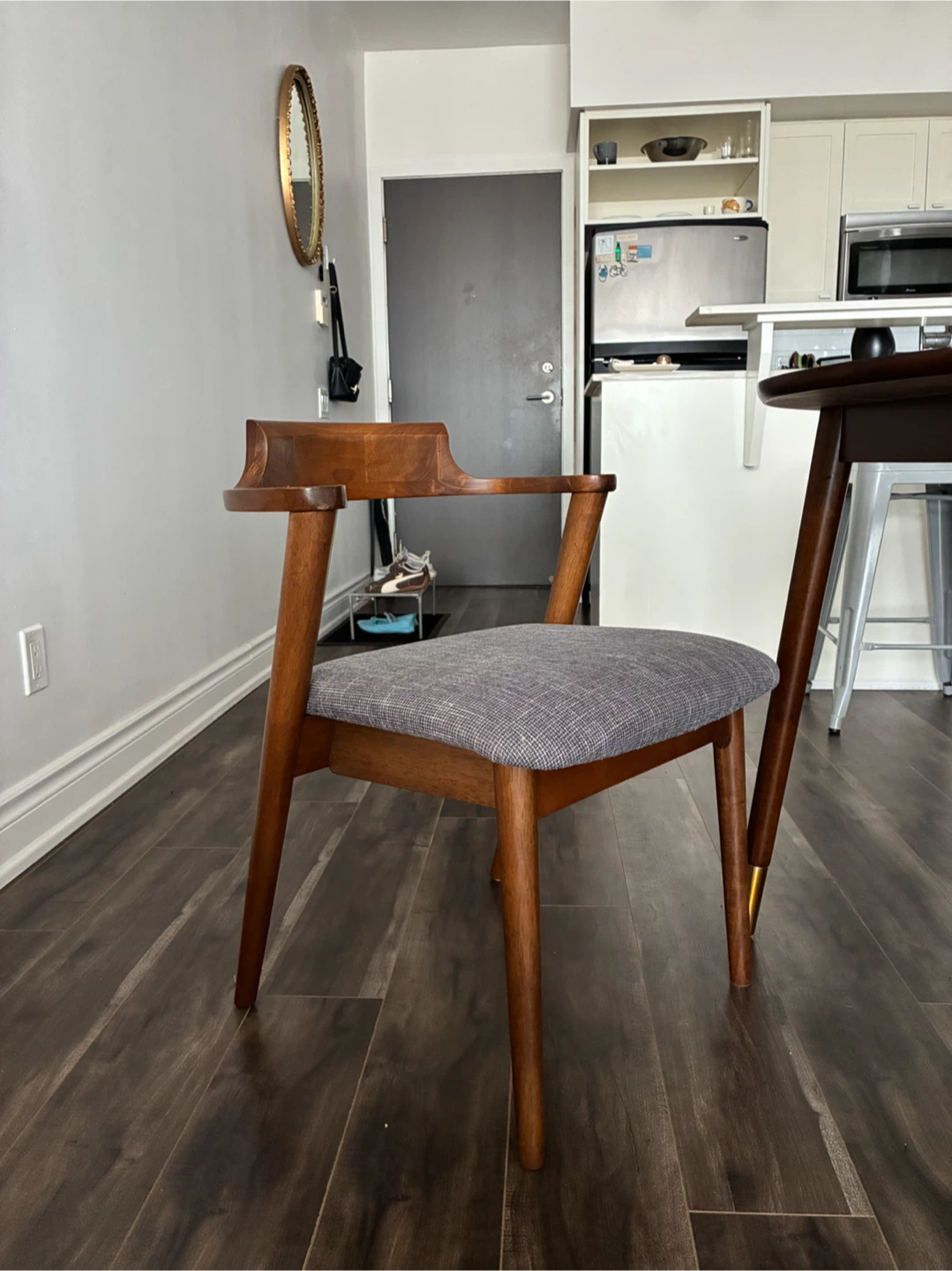 MOVING SALE 🌟 MCM-inspired Dining Set - photo 4