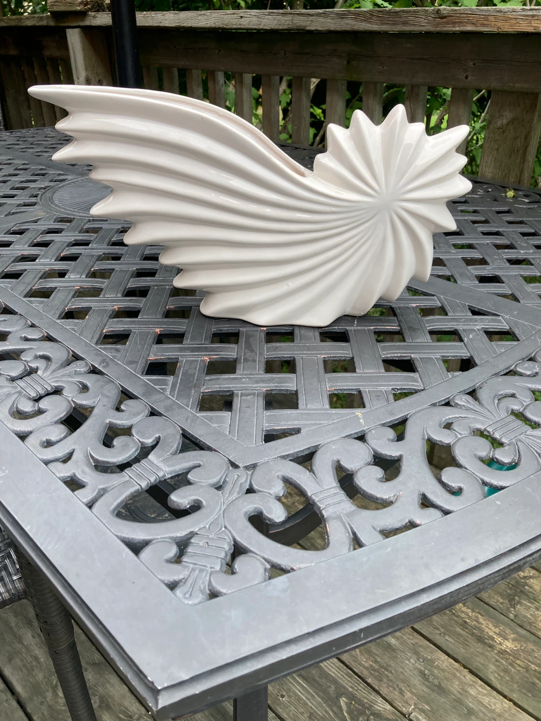White Ceramic Nautilus Shell Vase - photo 2
