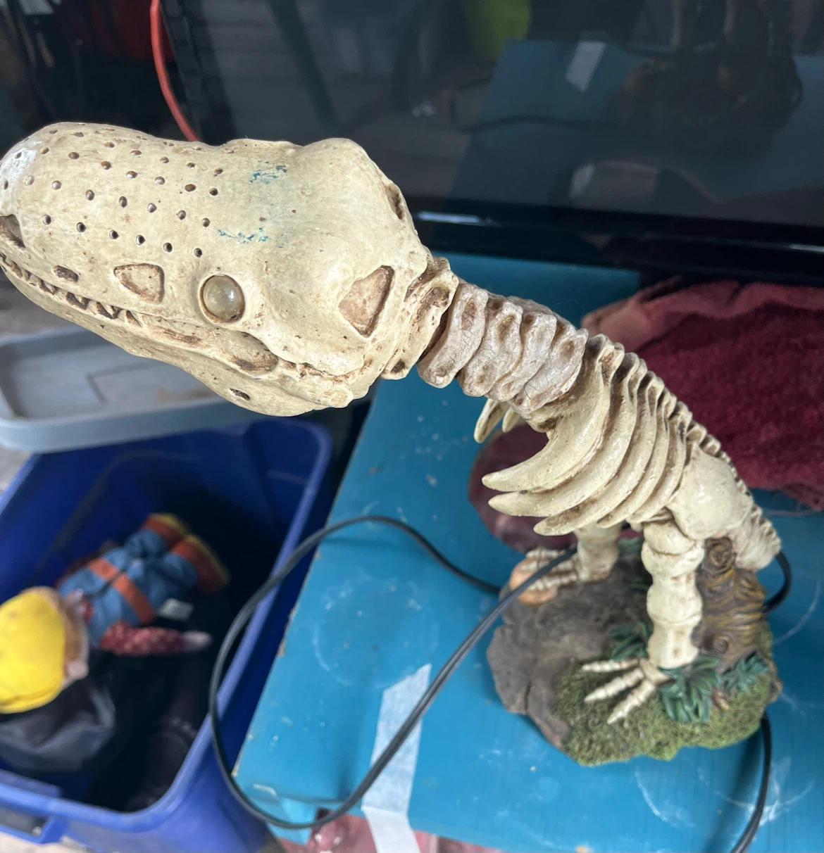 Dinosaur Skeleton Novelty Lamp Model 52050 - photo 2
